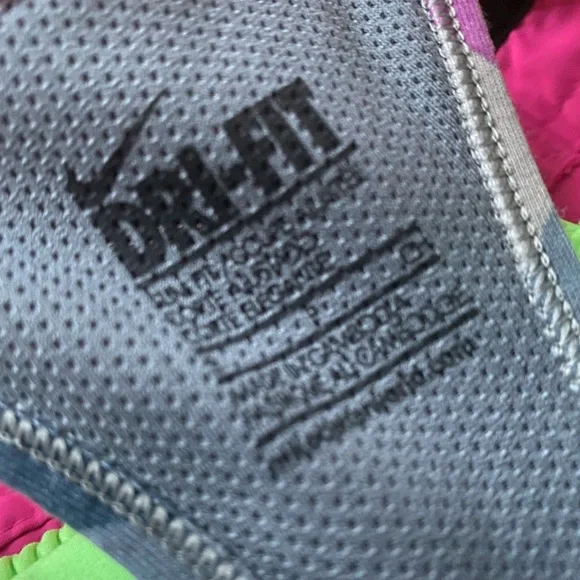 Nike Women’s Dry Fit Tank: size small - Picture 4 of 4